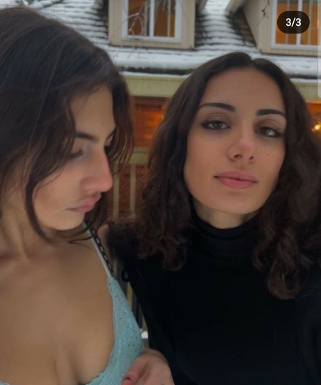 Naken lekkede OnlyFans-bilde av Bella Ossi