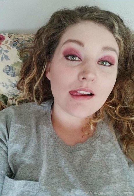 Naken lekkede OnlyFans-bilde av Gorgeousgreeneyes