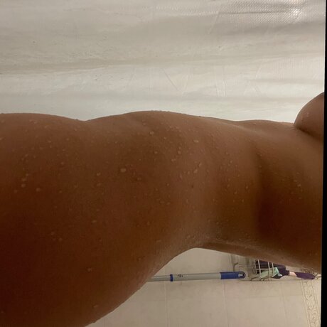 Naken lekkede OnlyFans-bilde av Kitty Cat