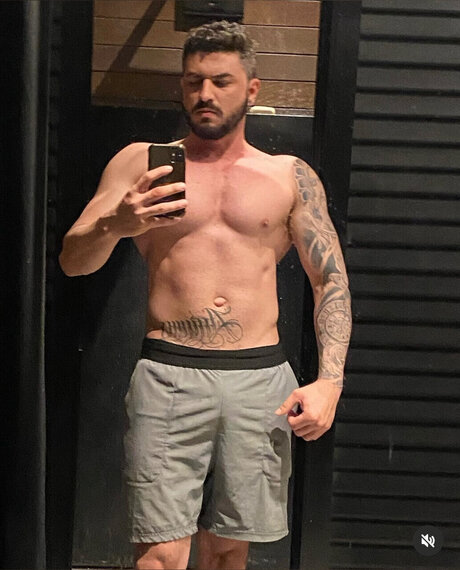Naken lekkede OnlyFans-bilde av Kaua Gouter