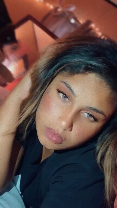 Naken läckt OnlyFans-bild av  Elishia Lashea