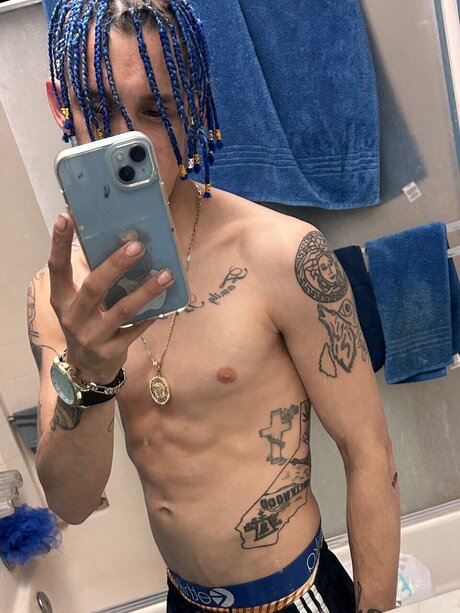 Alaston vuotanut OnlyFans-kuva Bluejay