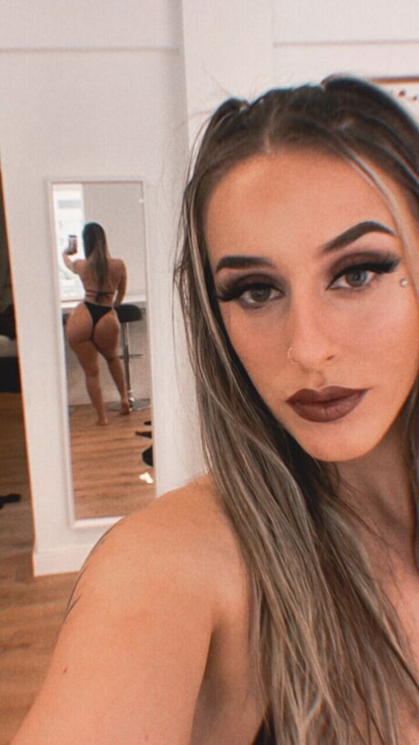 Naken lekkede OnlyFans-bilde av Ana