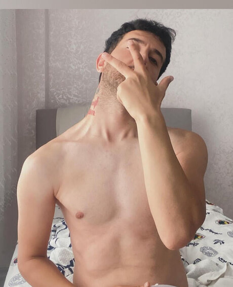 Naken lekkede OnlyFans-bilde av  Ozan Karayel 