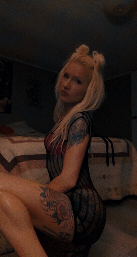 Naken läckt OnlyFans-bild av Trailertrashbaddie