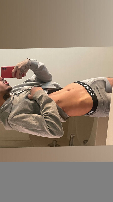 Naken lekkede OnlyFans-bilde av Youluvgab3