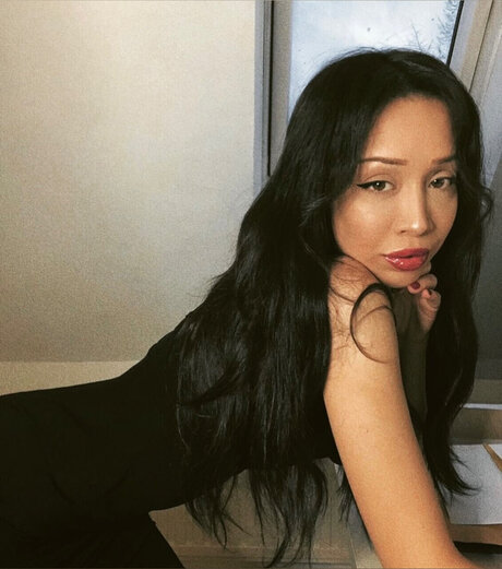 Naken lekkede OnlyFans-bilde av Nailaimani