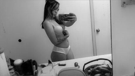 Nacktes geleaktes OnlyFans-Foto von Khamani Lael