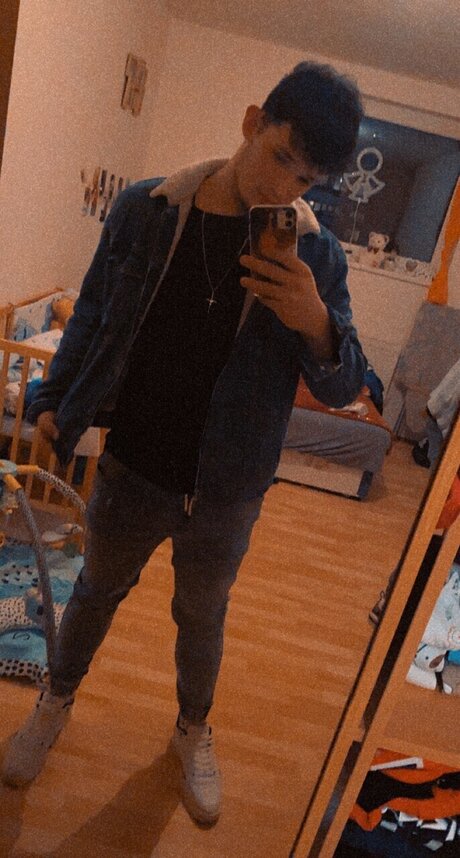 Naken läckt OnlyFans-bild av Daniel