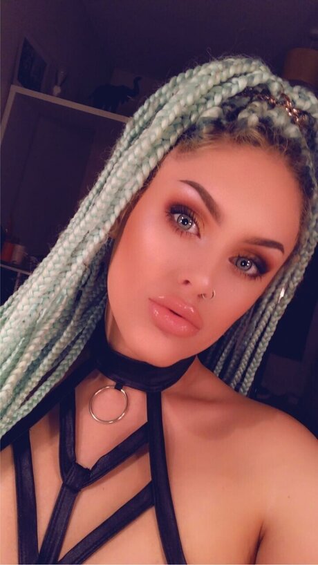Naken läckt OnlyFans-bild av Zariah