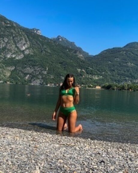 Naken läckt OnlyFans-bild av Giorgi