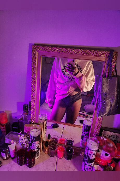 Alaston vuotanut OnlyFans-kuva  Pretty Girl Miso 