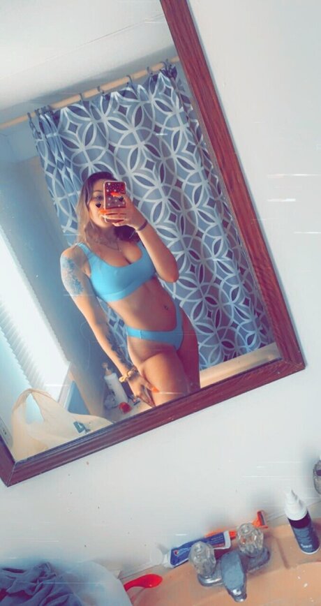 Naken lekkede OnlyFans-bilde av Saylar