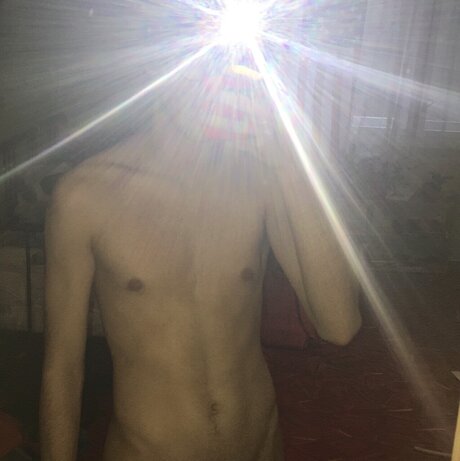 Naken läckt OnlyFans-bild av Thtboyobv