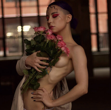 Naken lekkede OnlyFans-bilde av Hirondelle