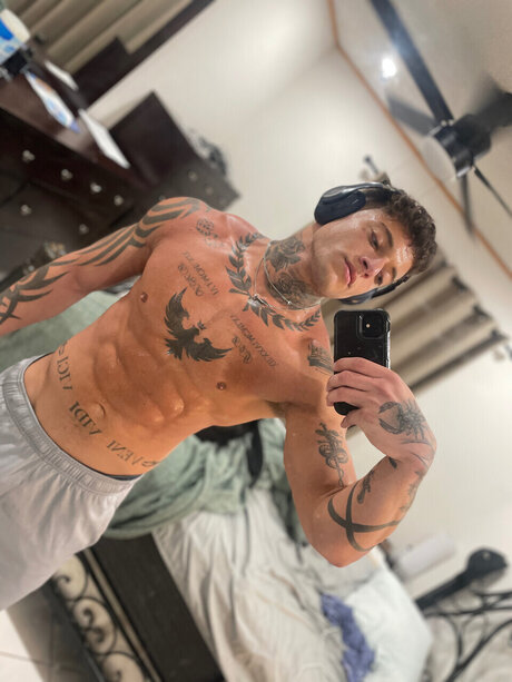 Alaston vuotanut OnlyFans-kuva Mateo  