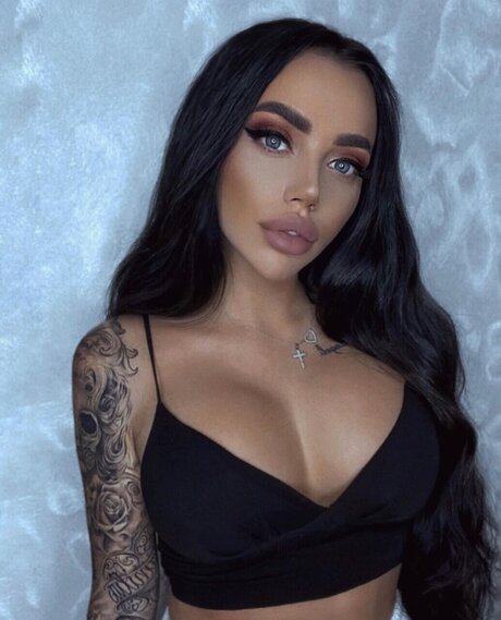 Naken lekkede OnlyFans-bilde av Moon