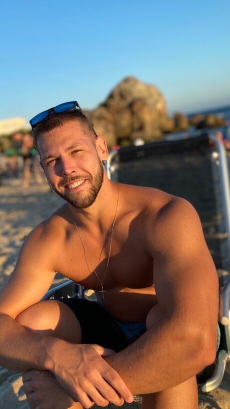 Naken lekkede OnlyFans-bilde av Leonardo Blanski