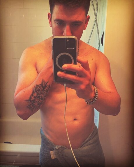 Naken lekkede OnlyFans-bilde av Zaddy202169