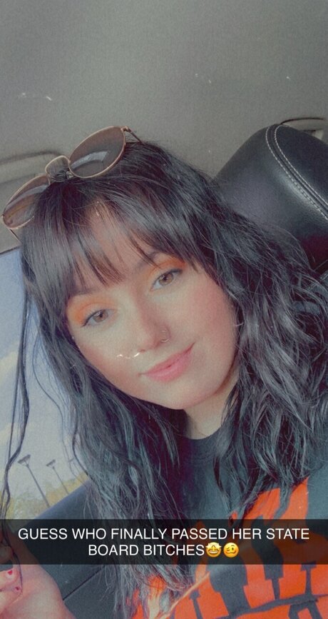 Alaston vuotanut OnlyFans-kuva Cecelia