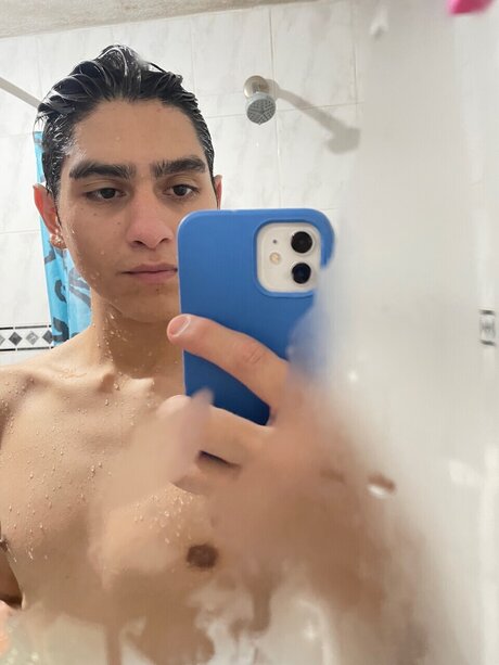 Naken lekkede OnlyFans-bilde av Kenneth
