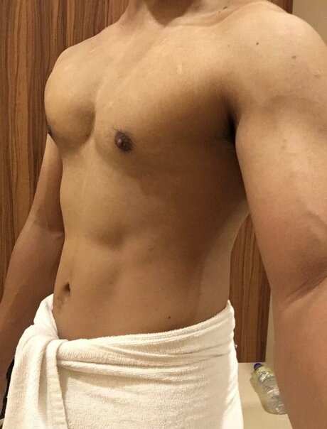 Naken lekkede OnlyFans-bilde av Adam8t8