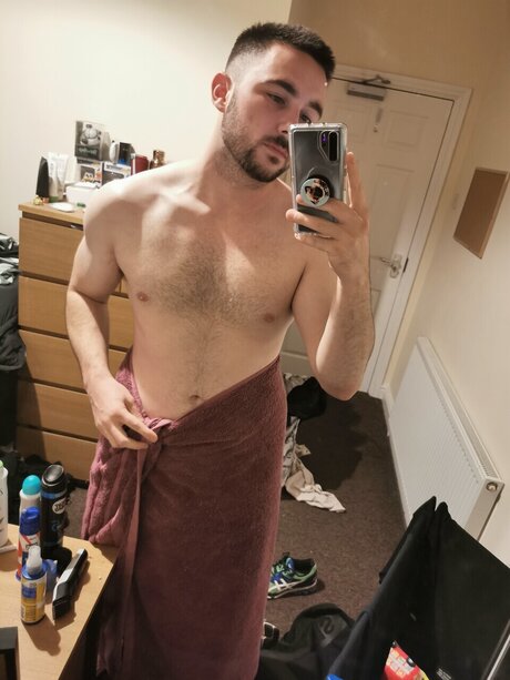 Naken lekkede OnlyFans-bilde av Connor Brown
