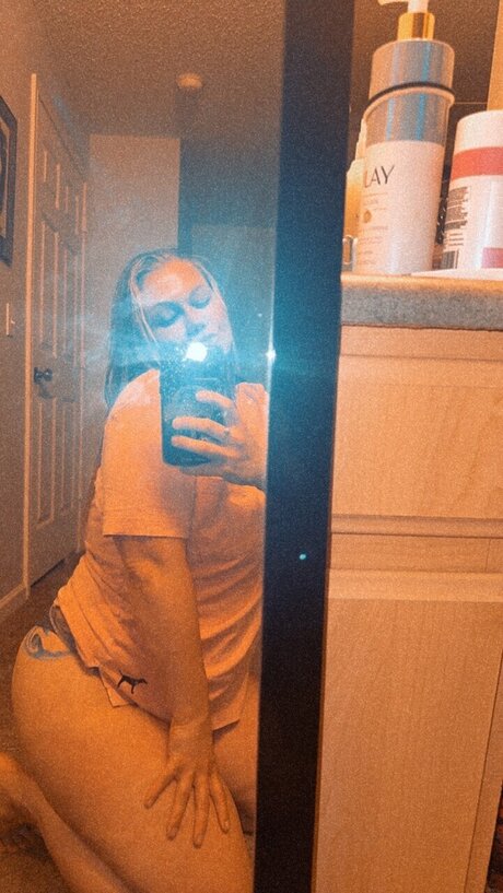 Naken lekkede OnlyFans-bilde av Syd