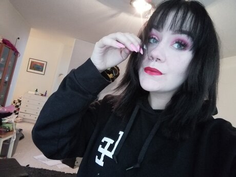Alaston vuotanut OnlyFans-kuva Henna