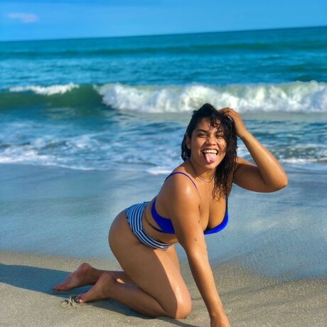 Foto nua vazada do OnlyFans de Nicolby