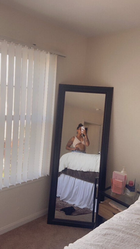 Обнаженная фотография утечки OnlyFans от Khloe