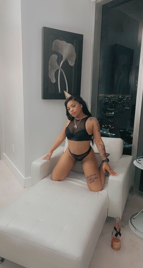 Naken lekkede OnlyFans-bilde av Lizzy