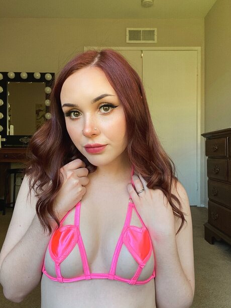 Naken lekkede OnlyFans-bilde av Sara