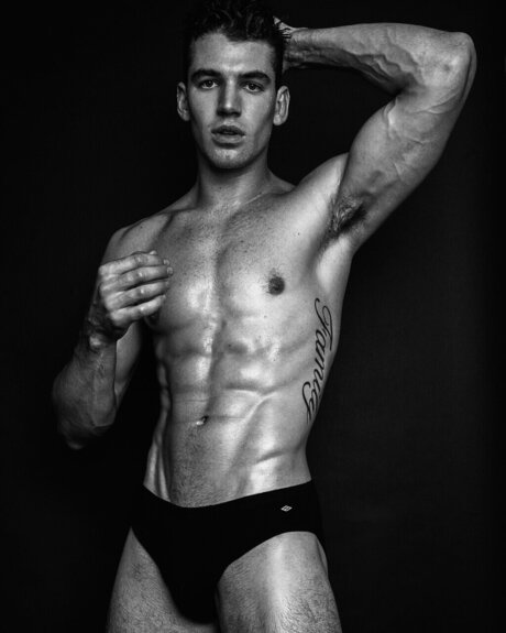 Naken lekkede OnlyFans-bilde av Noah