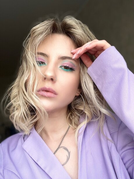Naken läckt OnlyFans-bild av Darina