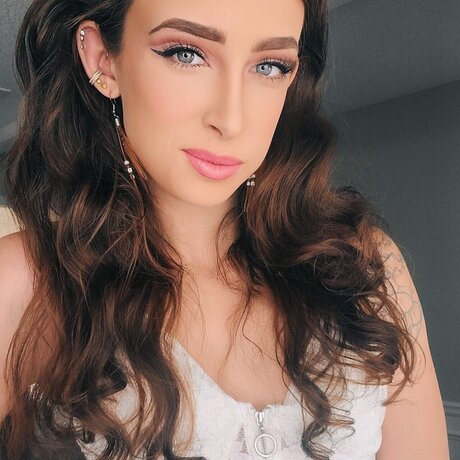 Naken lekkede OnlyFans-bilde av Brenna