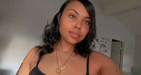 Anique Hooks