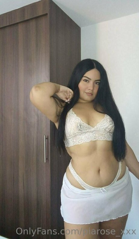 Piarosexxx OnlyFans 유출 누드 사진