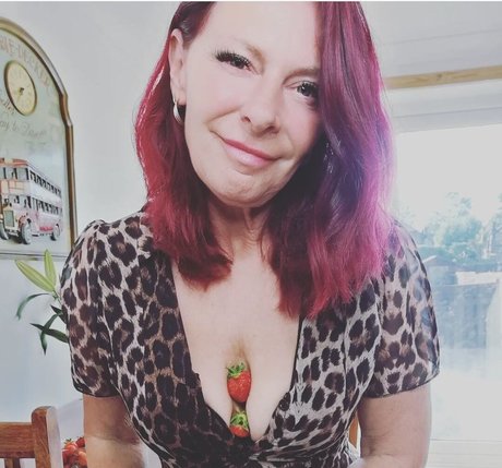 Alasti lekkinud OnlyFans-i pilt Groovynan12345