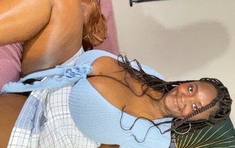 Alasti lekkinud OnlyFans-i pilt Submittress