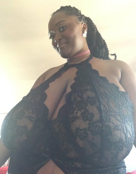 Nahá fotka uniklých OnlyFans od Submittress