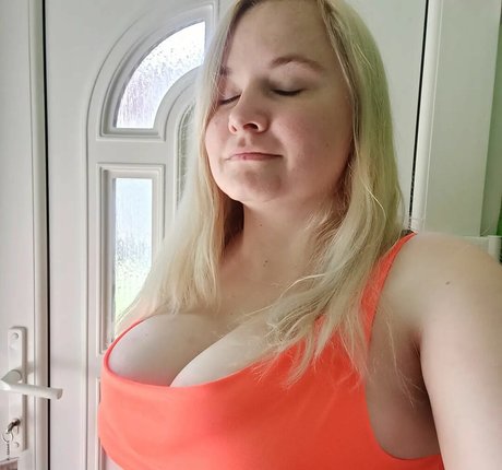 Naken lekkede OnlyFans-bilde av Dejana Savi