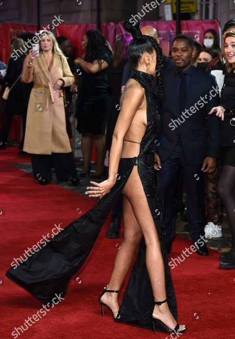 Naken lekkede OnlyFans-bilde av Leighanne Pinnock