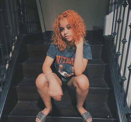 Naken lekkede OnlyFans-bilde av Thaonlylili