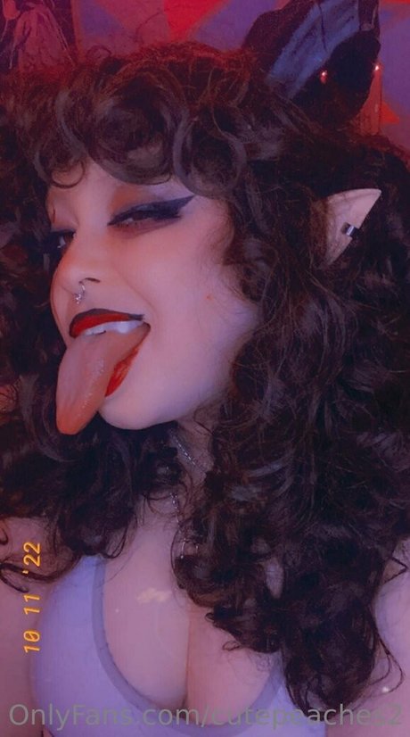 Cutepeaches2