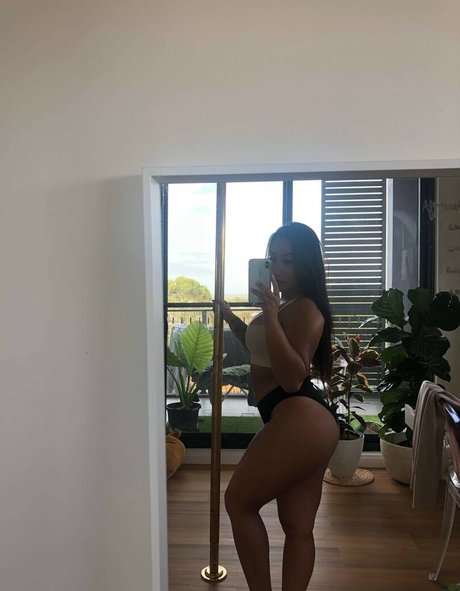 Nahá fotka uniklých OnlyFans od Aazula