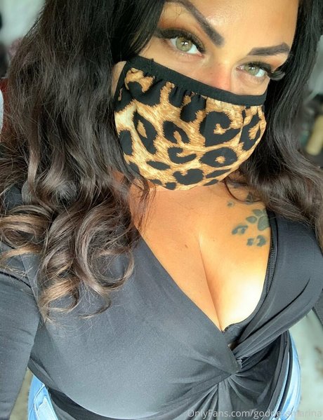Alasti lekkinud OnlyFans-i pilt Latinamarina