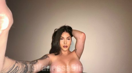 Nahá fotka uniklých OnlyFans od Ts Vanessa9in