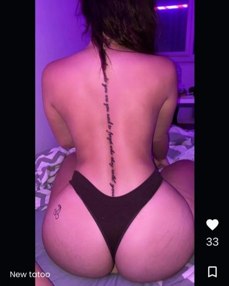 Naken lekkede OnlyFans-bilde av Loumrcsl