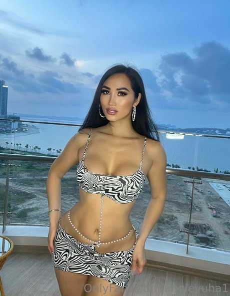Angie Vuha OnlyFans 유출 누드 사진